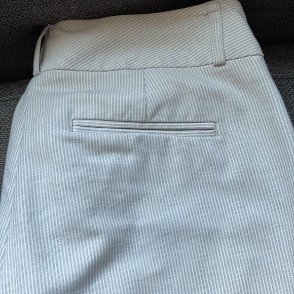 Banana Republic Light Gray Pinstripe/Ticking Stripe Dress Pants Size 6 - Picture 6 of 8